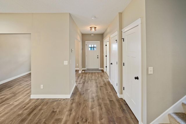 316 Prairie Way S, Bayport, MN 55003