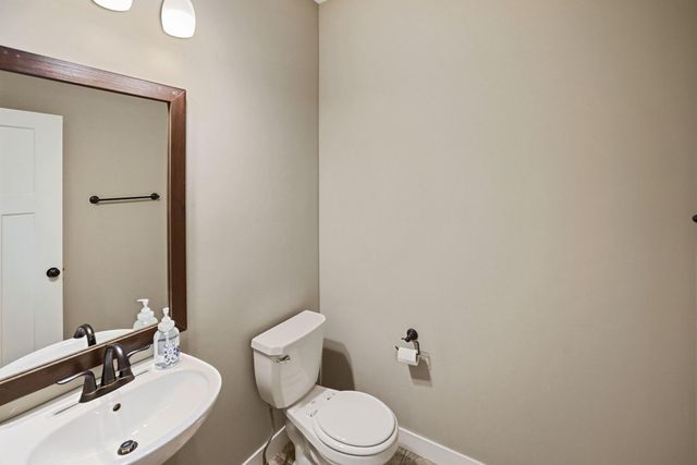 316 Prairie Way S, Bayport, MN 55003