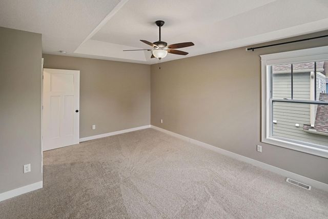 316 Prairie Way S, Bayport, MN 55003