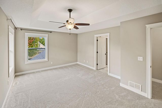 316 Prairie Way S, Bayport, MN 55003