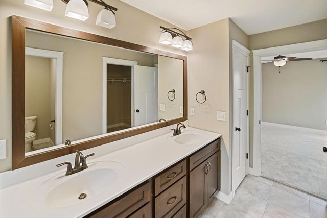 316 Prairie Way S, Bayport, MN 55003