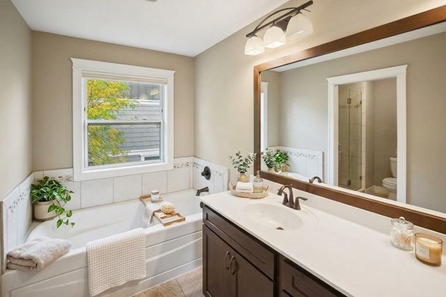 316 Prairie Way S, Bayport, MN 55003