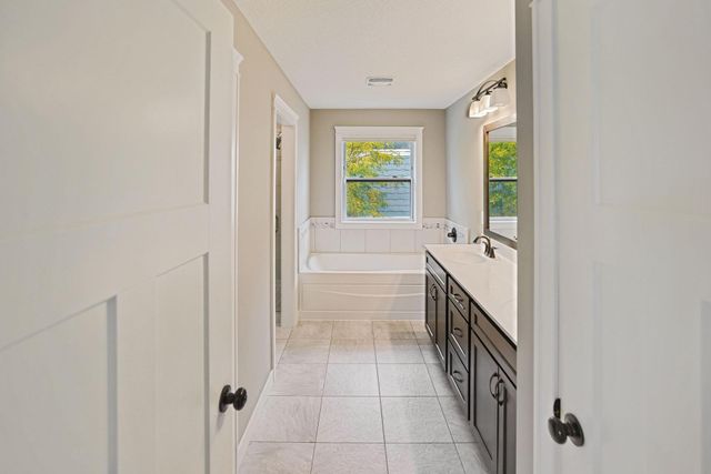 316 Prairie Way S, Bayport, MN 55003