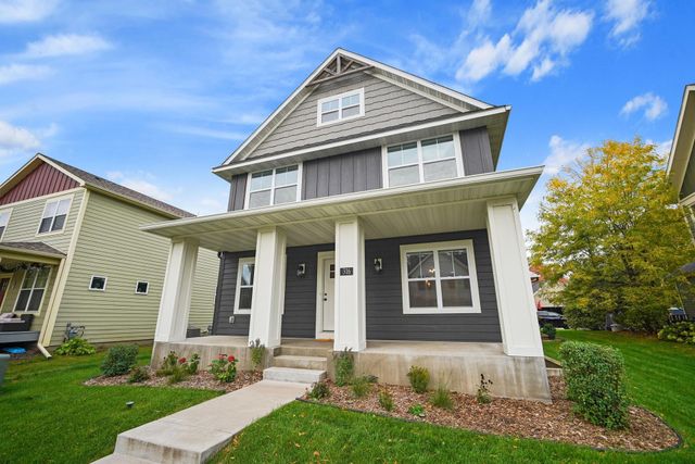 316 Prairie Way S, Bayport, MN 55003