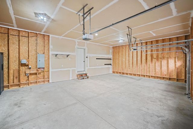 316 Prairie Way S, Bayport, MN 55003