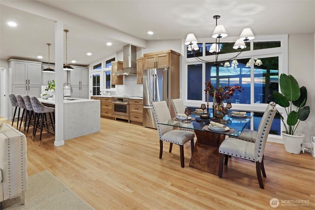 4360 Somerset Boulevard SE, Bellevue, WA 98006