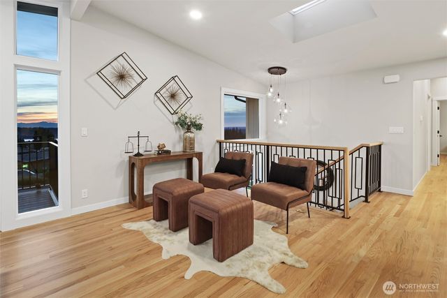 4360 Somerset Boulevard SE, Bellevue, WA 98006