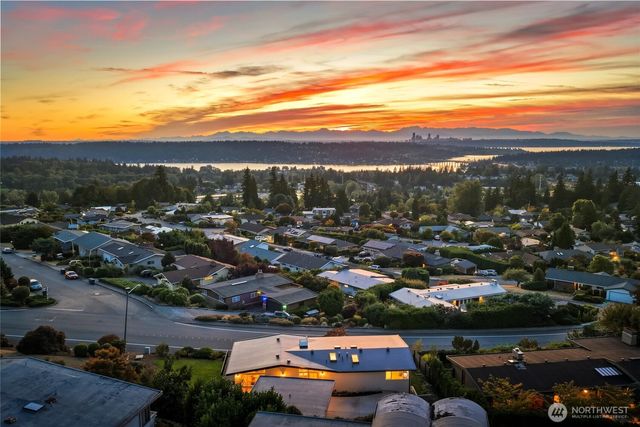 4360 Somerset Boulevard SE, Bellevue, WA 98006