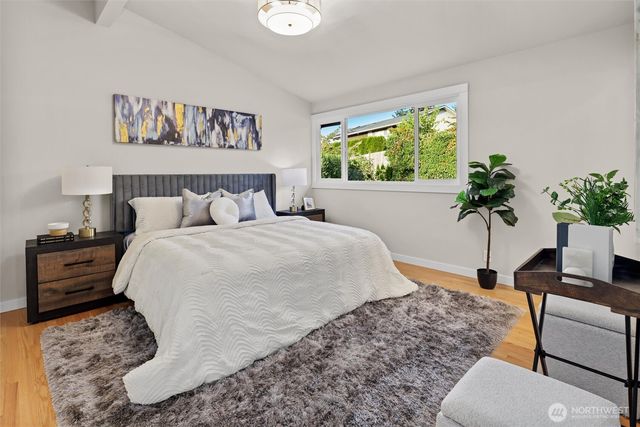 4360 Somerset Boulevard SE, Bellevue, WA 98006