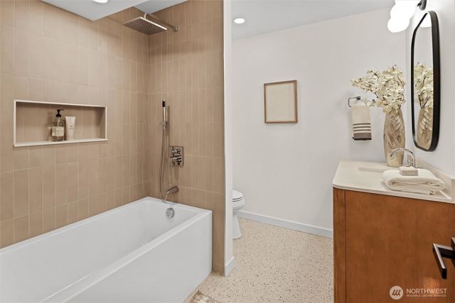 4360 Somerset Boulevard SE, Bellevue, WA 98006