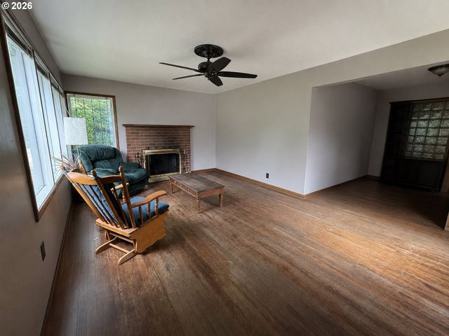 7611 Se HENDERSON St, Portland, OR 97206