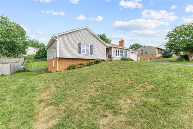 5145 Jonathan LN, Roanoke, VA 24019