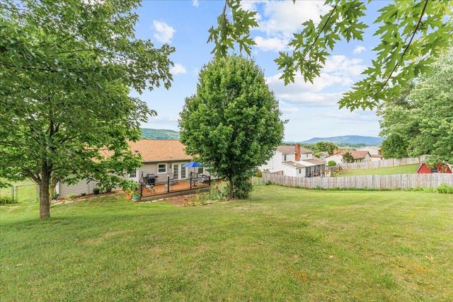 5145 Jonathan LN, Roanoke, VA 24019