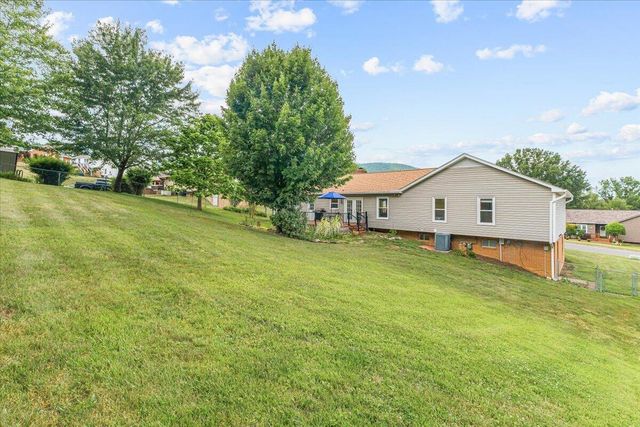 5145 Jonathan LN, Roanoke, VA 24019