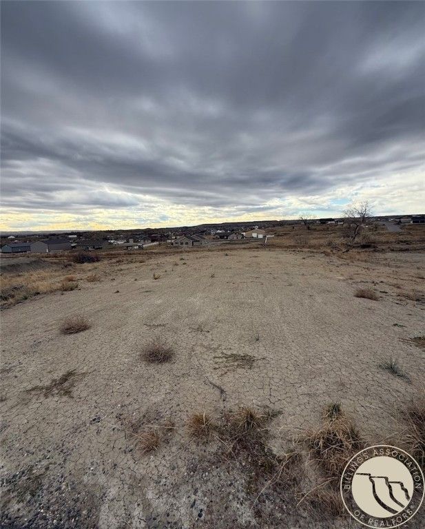 7617 White Pine Cir, Billings, MT 59106 photo 3