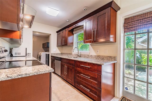 303 WILDWOOD WAY A, Clearwater, FL 33756