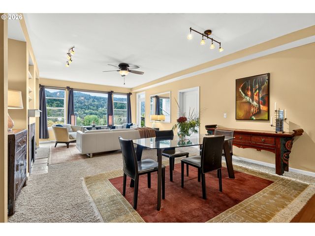 8712 N DECATUR St 303, Portland, OR 97203