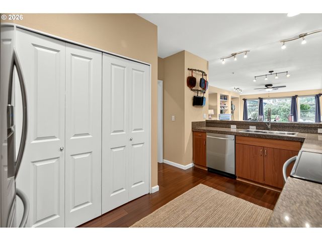 8712 N DECATUR St 303, Portland, OR 97203