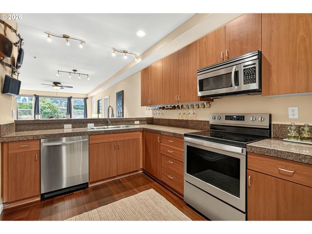 8712 N DECATUR St 303, Portland, OR 97203