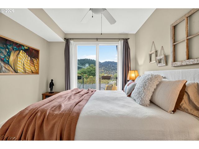 8712 N DECATUR St 303, Portland, OR 97203