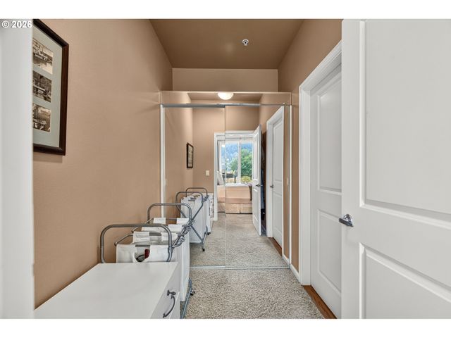 8712 N DECATUR St 303, Portland, OR 97203