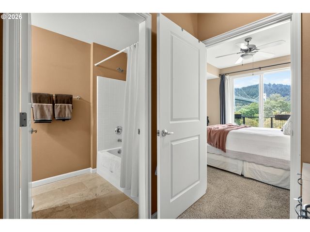 8712 N DECATUR St 303, Portland, OR 97203