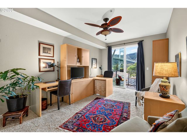 8712 N DECATUR St 303, Portland, OR 97203