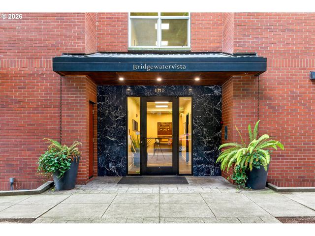 8712 N DECATUR St 303, Portland, OR 97203