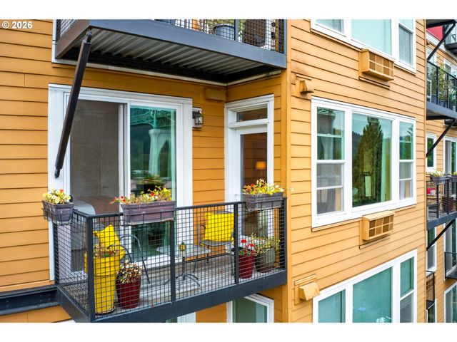 8712 N DECATUR St 303, Portland, OR 97203