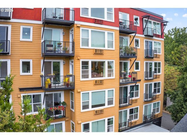8712 N DECATUR St 303, Portland, OR 97203