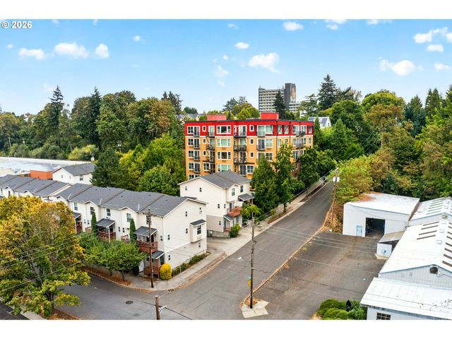 8712 N DECATUR St 303, Portland, OR 97203