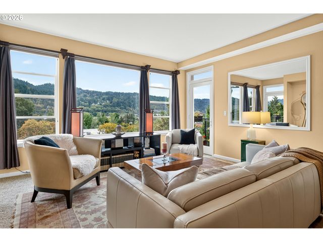 8712 N DECATUR St 303, Portland, OR 97203