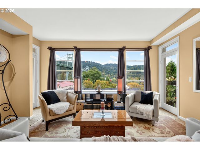 8712 N DECATUR St 303, Portland, OR 97203