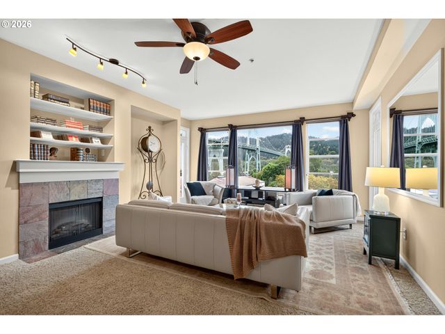 8712 N DECATUR St 303, Portland, OR 97203