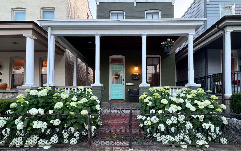 Image 2 of property listing at 3522 ELM AVE, Baltimore, MD 21211