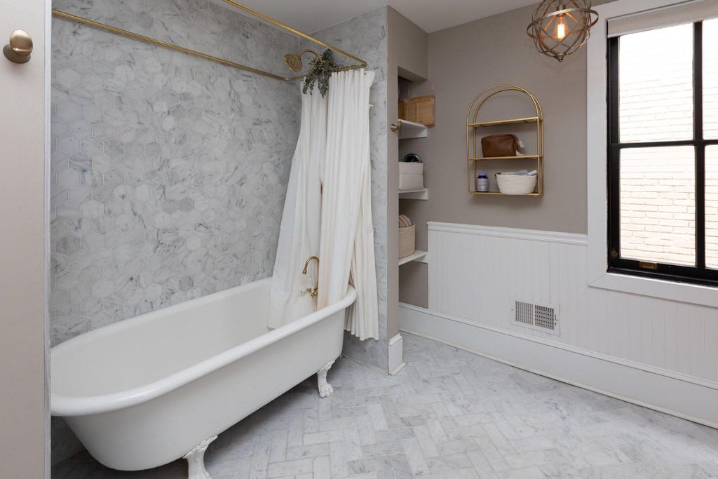 Image 11 of property listing at 3522 ELM AVE, Baltimore, MD 21211