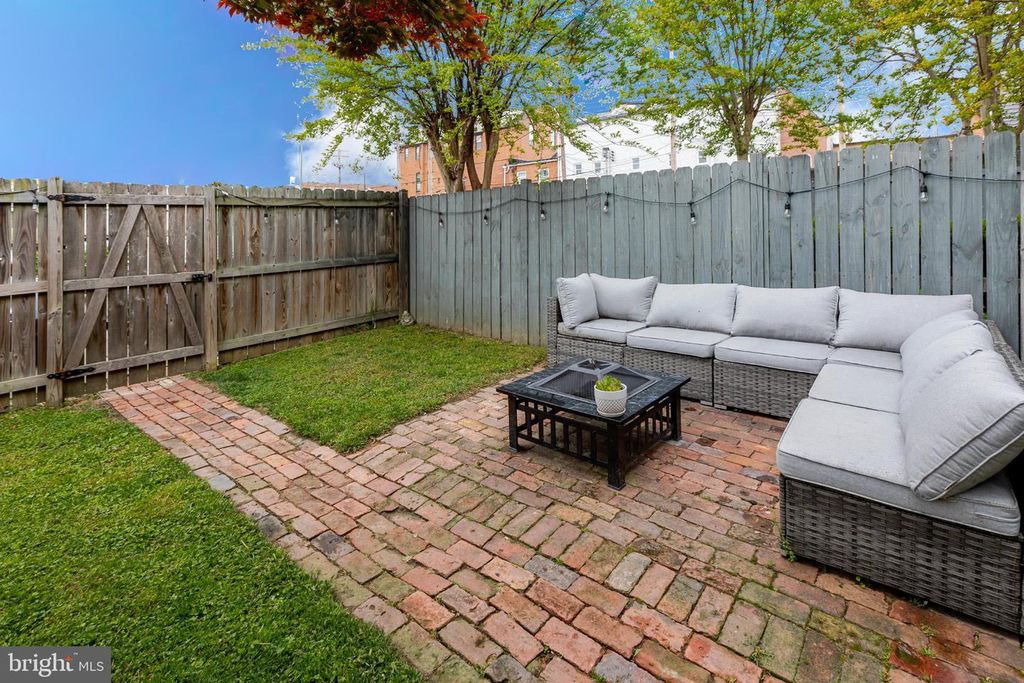 Image 14 of property listing at 3522 ELM AVE, Baltimore, MD 21211