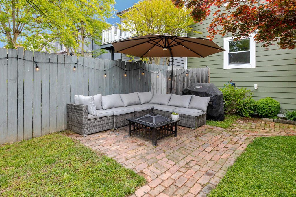 Image 15 of property listing at 3522 ELM AVE, Baltimore, MD 21211
