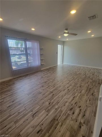 47 Tangelo CT, Lehigh Acres, FL 33936