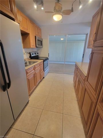 47 Tangelo CT, Lehigh Acres, FL 33936