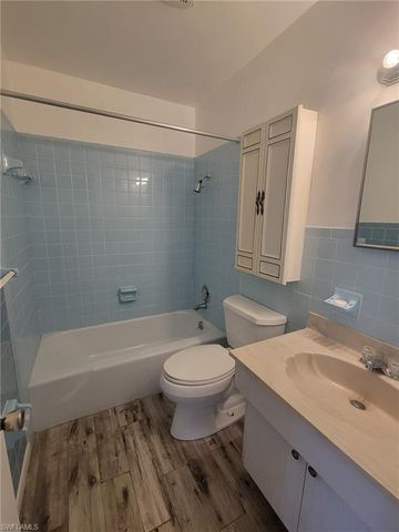 47 Tangelo CT, Lehigh Acres, FL 33936