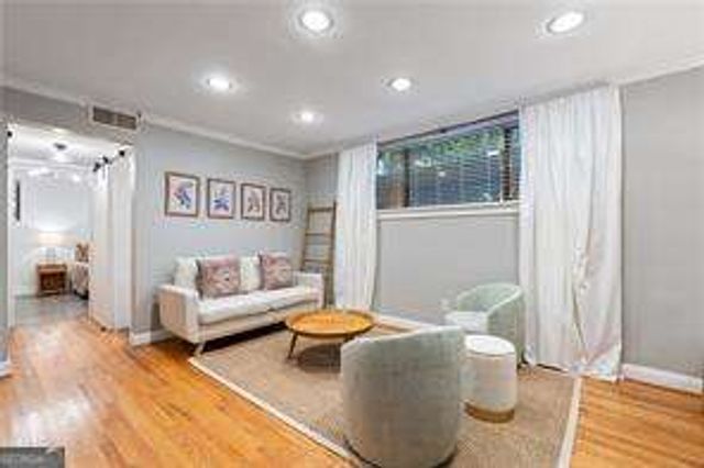 880 Glendale Terrace 9, Atlanta, GA 30308