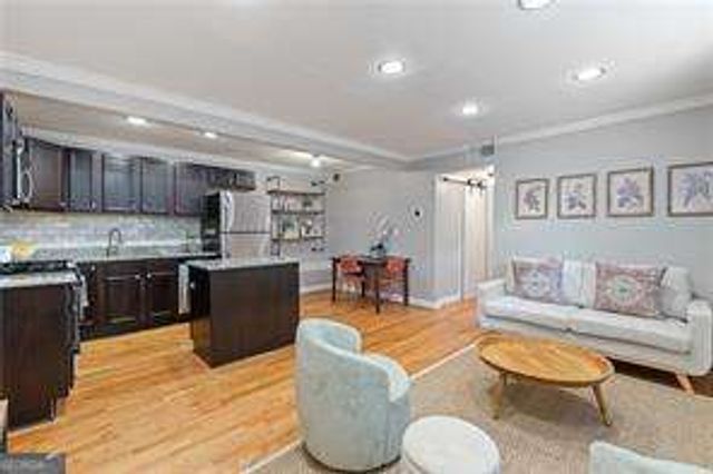 880 Glendale Terrace 9, Atlanta, GA 30308