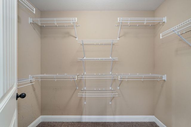 1140 S Erika Avenue, Springfield, MO 65802