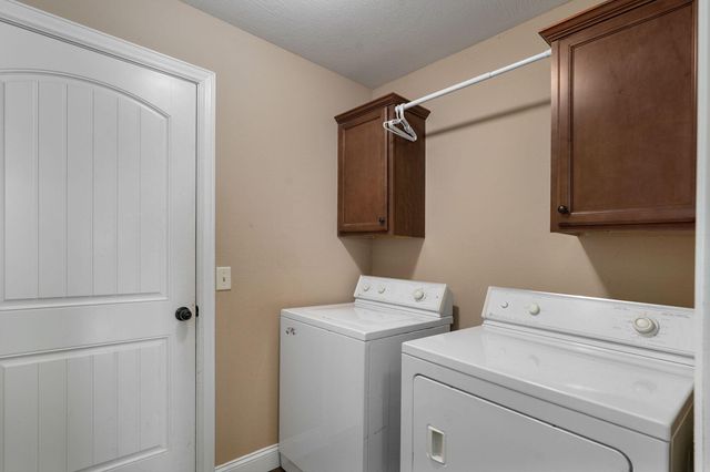 1140 S Erika Avenue, Springfield, MO 65802