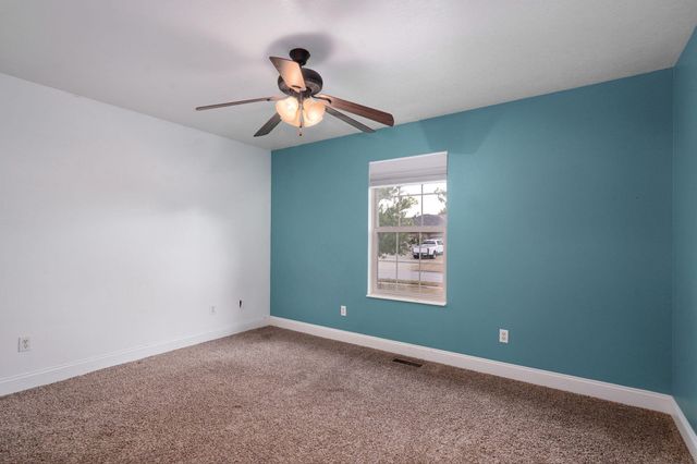 1140 S Erika Avenue, Springfield, MO 65802