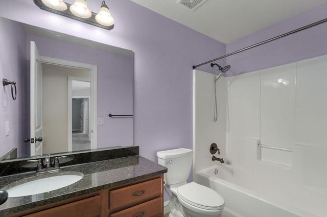 1140 S Erika Avenue, Springfield, MO 65802