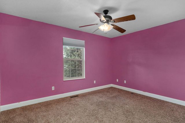 1140 S Erika Avenue, Springfield, MO 65802