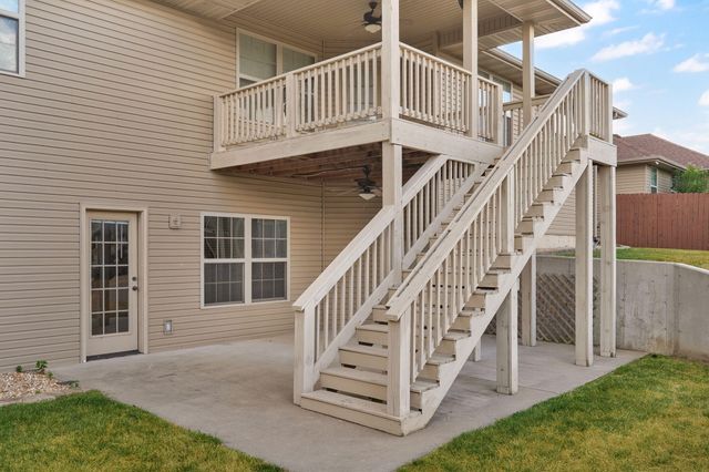 1140 S Erika Avenue, Springfield, MO 65802