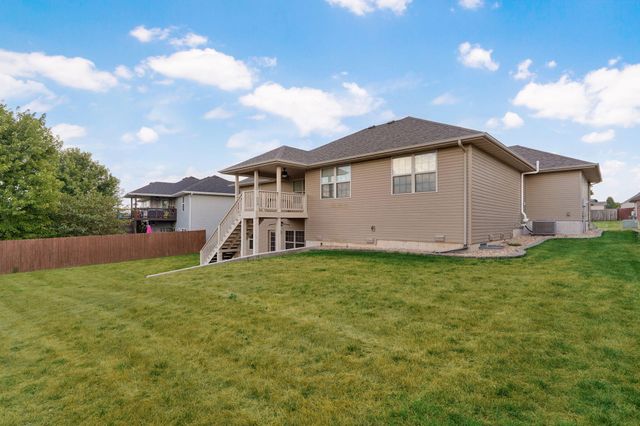1140 S Erika Avenue, Springfield, MO 65802